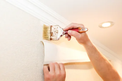 Pose de papier peint à Banvou — revêtements muraux et toiles de verre